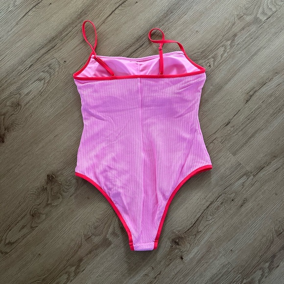Wild Fable Contrast Binding Textured High Leg One Piece Swimsuit - Picture 2 of 4